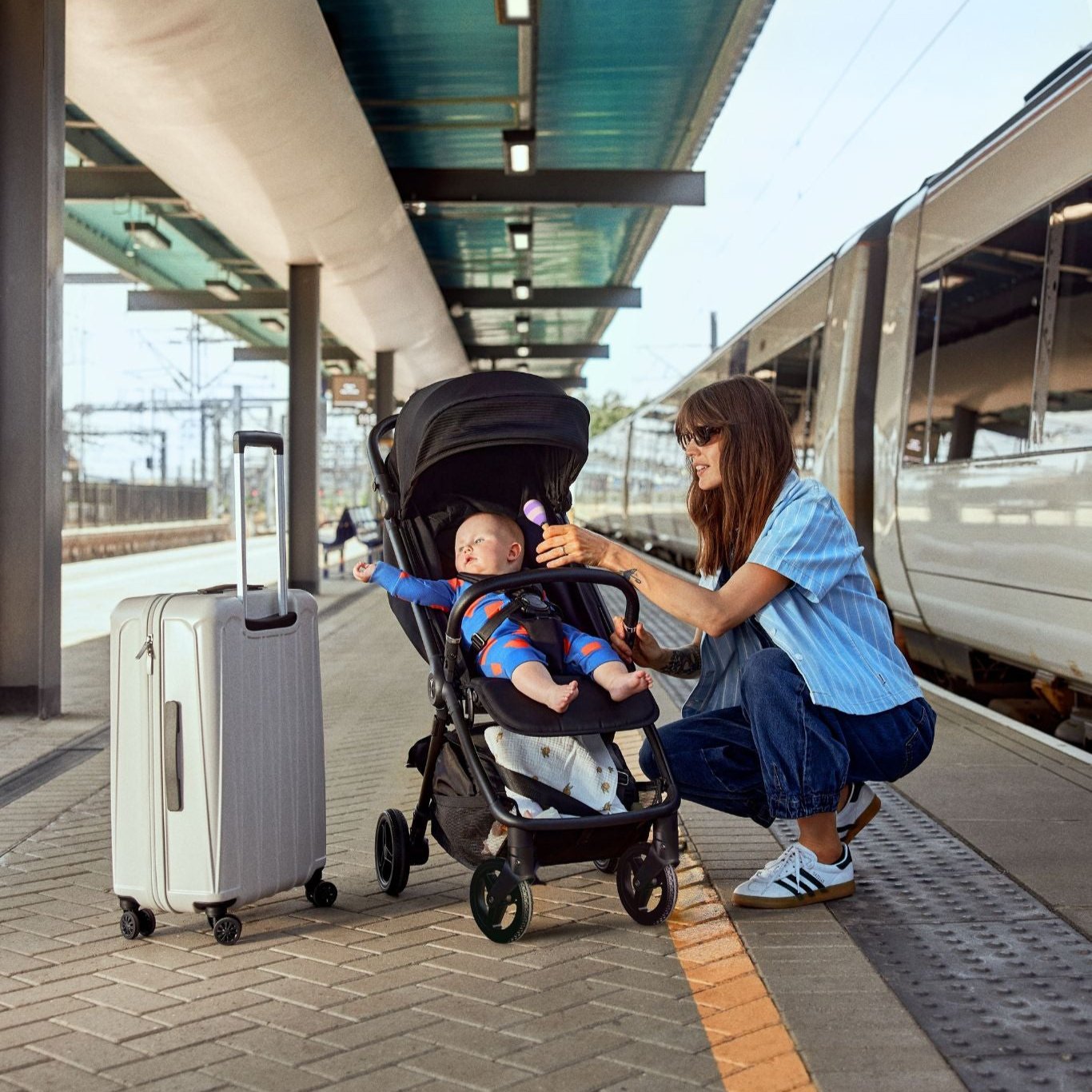 Auto Fold Compact Stroller - Black