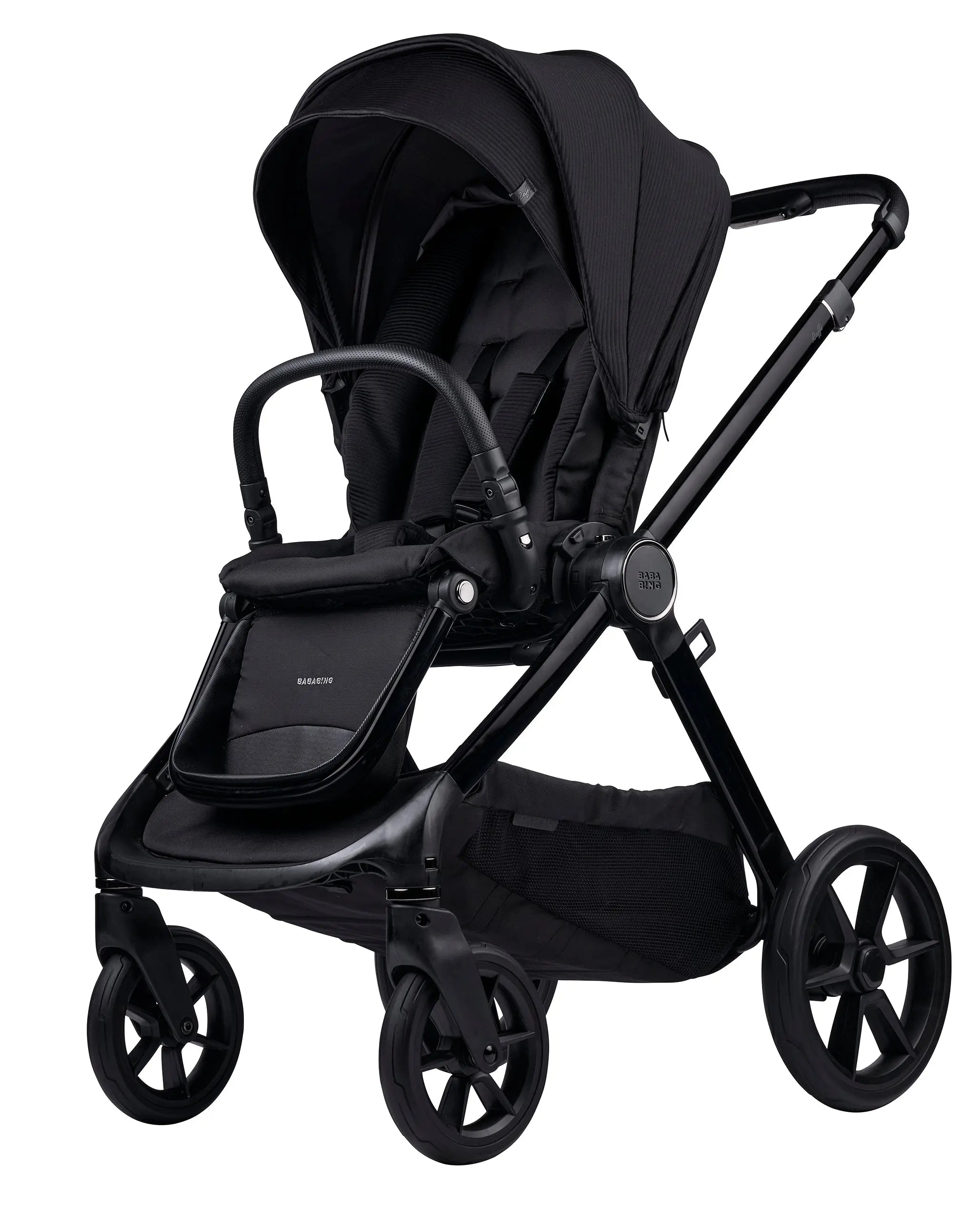 perspective view raffi travel system in black with seat unit attached